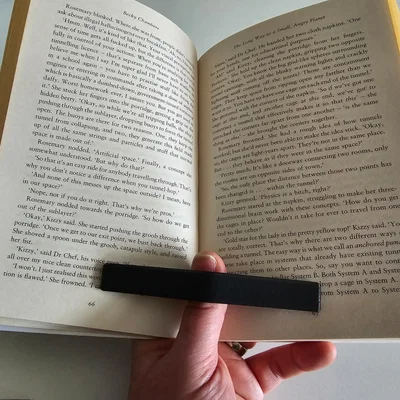 Page Holder In 3D – Cầm Sách Đọc Cực Sướng Cho Người Mê Đọc