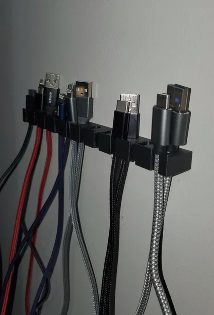 Giá treo/giá gắn tường giữ cáp USB - Image 1