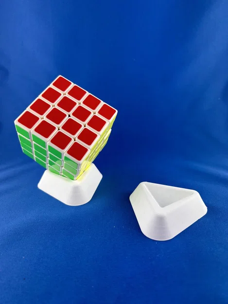 Đế dựng Rubik hình tam giác - Giá đỡ trưng bày đơn giản, tinh tế - Image 2
