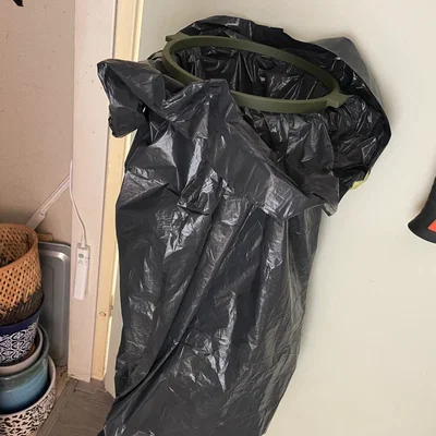 Giá treo túi rác gắn tường