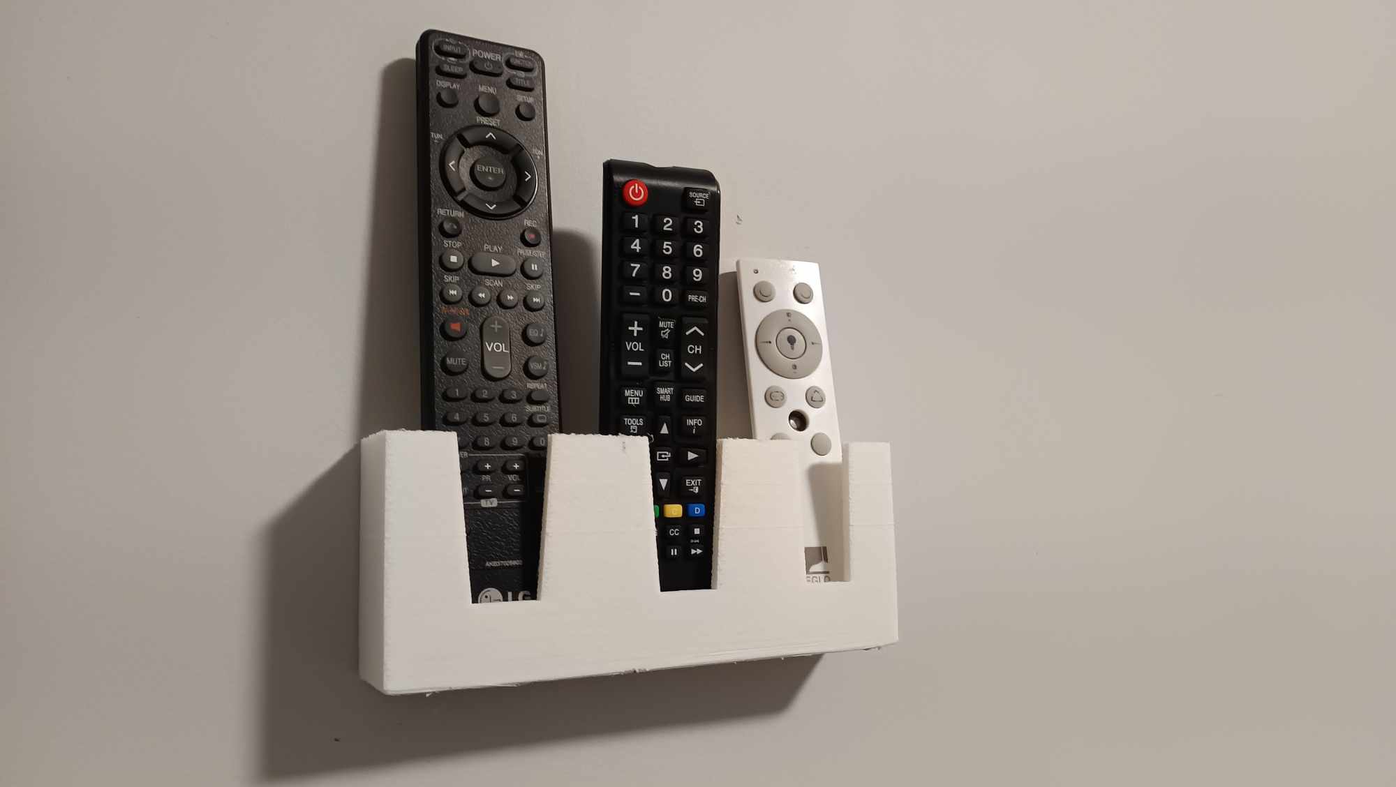 Khay đựng remote (Remote holder) in 3D gọn gàng, dễ in