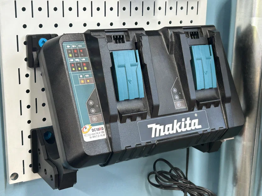 Giá treo Wall Control cho sạc pin Makita DC18RD - Version 2 - Image 1