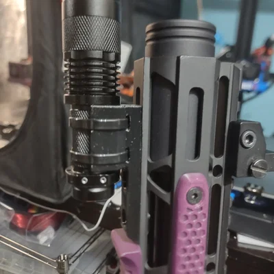 Ngàm gắn đèn pin 21mm cho thanh rail M-LOK (tiết kiệm, bền đẹp)