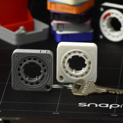Cassette Keychain Lite – Móc khóa băng cassette mini