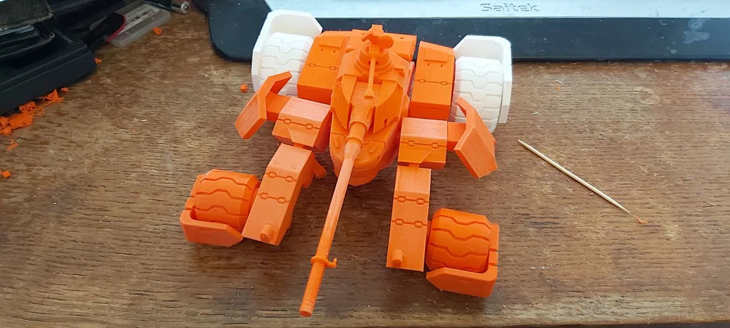 1/35 MAJ-V34 Jiachong Gundam 00 - Image 1