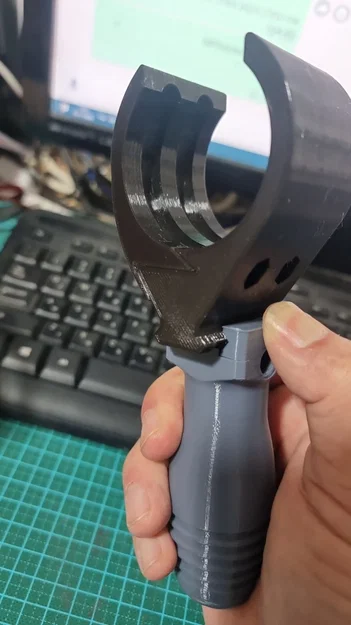 Bộ Ngàm Gắn Tay Cầm Phụ Picatinny Cho M203 (M203 Grenade Launcher Grip) - Image 1