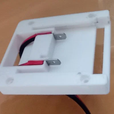 Đế chuyển đổi pin Einhell tích hợp lỗ vít M3 chắc chắn