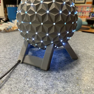 EPCOT Spaceship Earth (bỏ trụ giữa) + lỗ luồn cáp USB