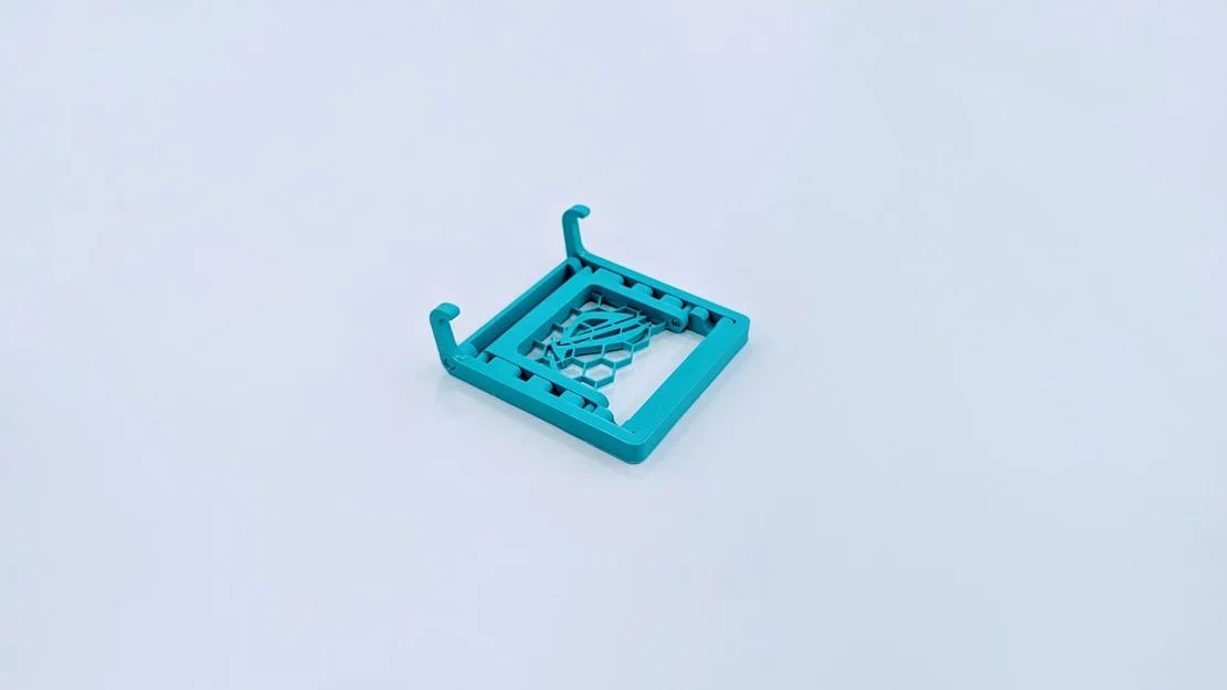 Giá đỡ xếp gọn Asus ROG Ally in 3D có logo ROG độc đáo - Image 5