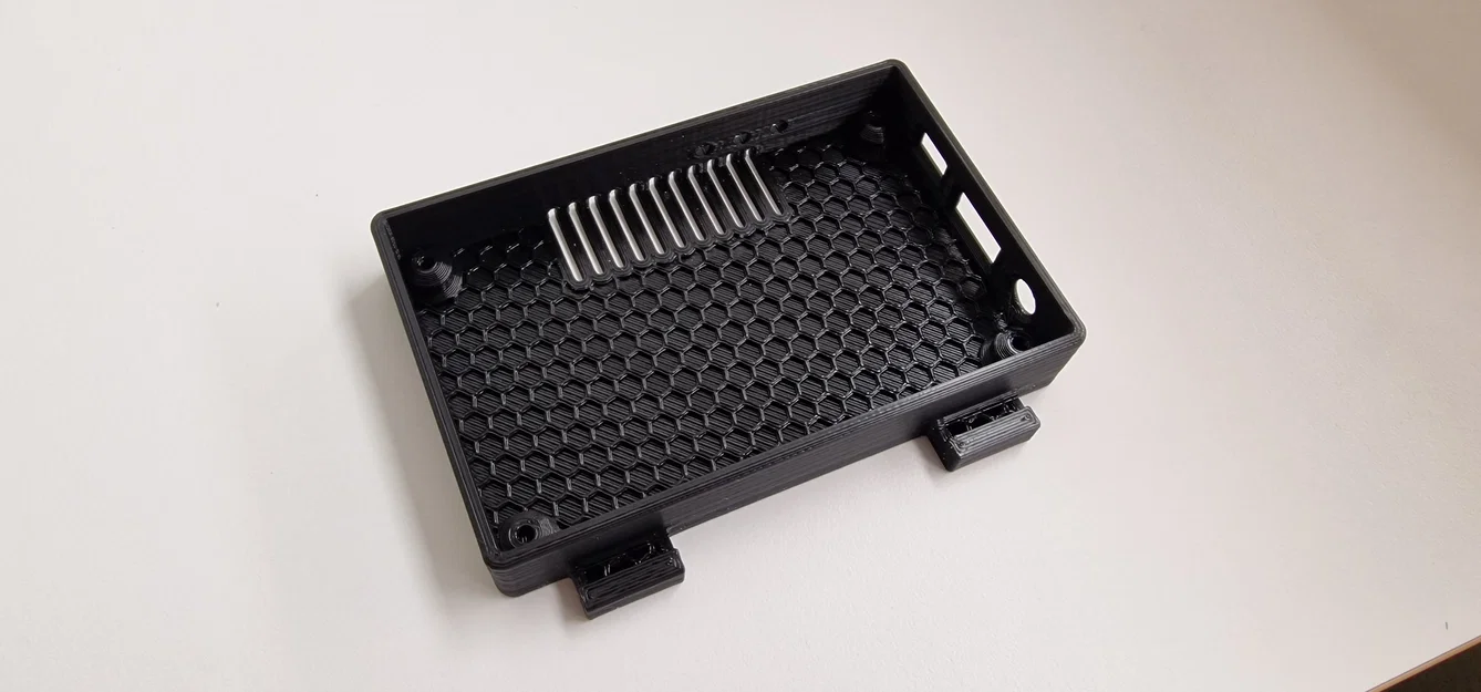 BTT HDMI5 Drop-in Shell Case - profile 3030 - Image 2