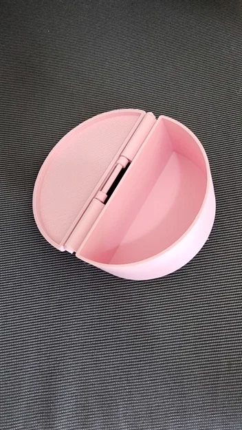 Hộp đựng đồ đa năng Hello Kitty in 3D xinh xắn - Image 4