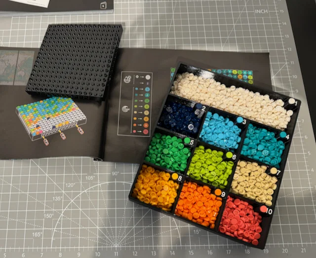 Khay sắp xếp tiles cho LEGO Art World Map (31203) - Organizer Tray - Image 1