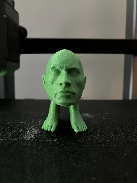 Mô hình Dwayne "The Foot" Johnson độc lạ cho bàn làm việc - Image 1