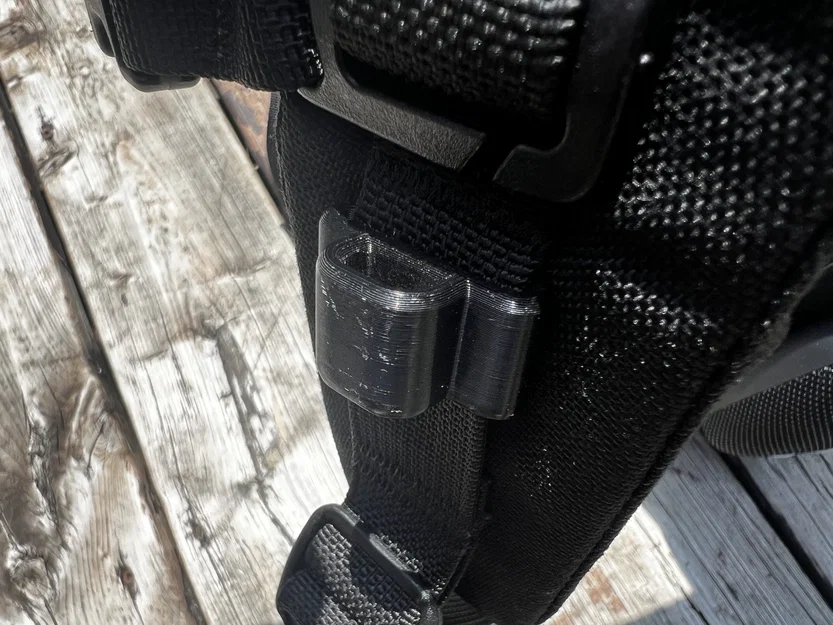 Móc treo kính mát gắn MOLLE Webbing (MOLLE Webbing Sunglasses Hanger) - Image 3