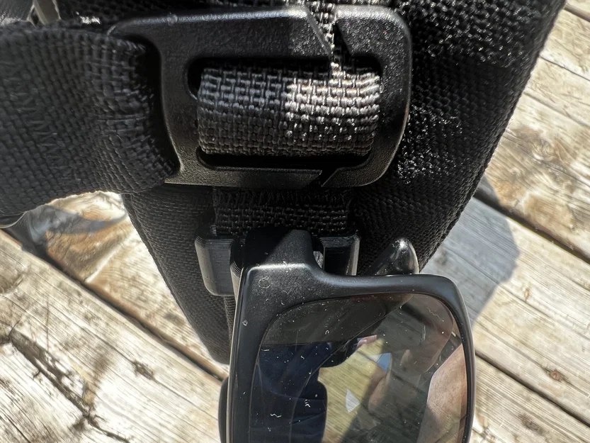 Móc treo kính mát gắn MOLLE Webbing (MOLLE Webbing Sunglasses Hanger) - Image 5