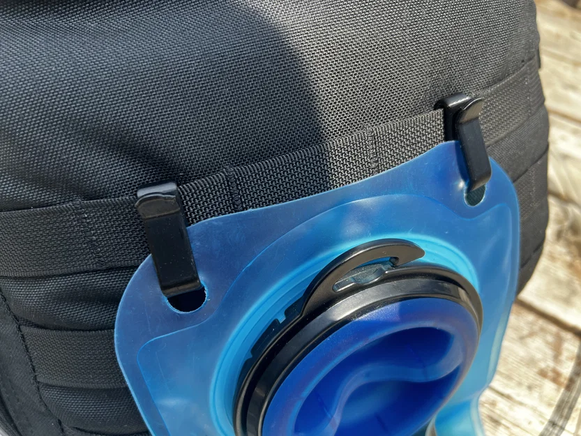 Móc treo MOLLE (MOLLE Webbing Hook) - Image 1