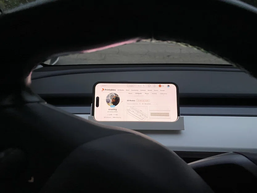 Gá taplo Tesla Model 3 cho iPhone 15 Pro Max (có ốp lưng) - Image 4