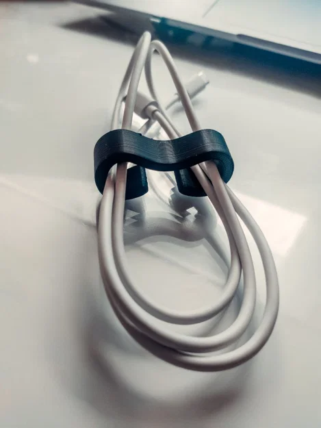 Kẹp nhựa thông minh giữ dây cáp gọn gàng (Cable Organizer) - Image 1