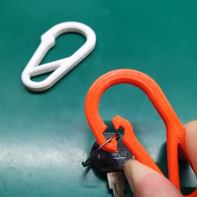 🔏 Carabiner có vách ngăn + móc khóa (Partitioned Carabiner + lock hook)
