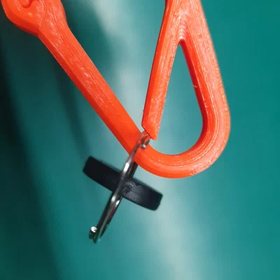 🔏 Carabiner có vách ngăn + móc khóa (Partitioned Carabiner + lock hook)