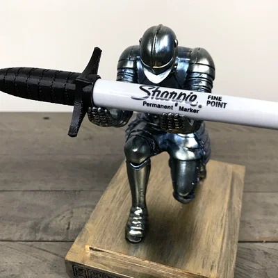 Chuôi kiếm Sharpie – Bút mạnh hơn kiếm (Sharpie Hilt)