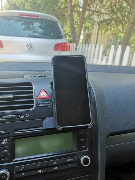 Giá đỡ điện thoại khe CD Golf v5 cho RedMi Note 8 Pro - Image 2