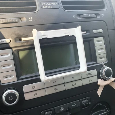 Giá đỡ điện thoại trên xe hơi (Car phone holder)