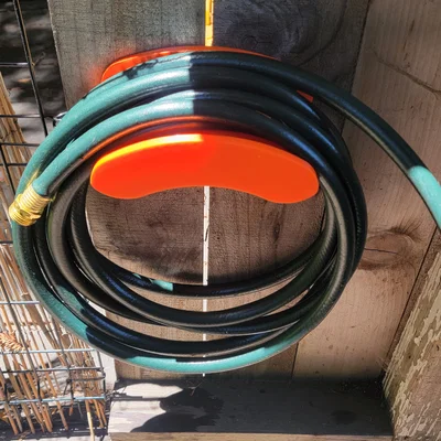Giá treo ống nước sân vườn in 3D tiện lợi và chắc chắn