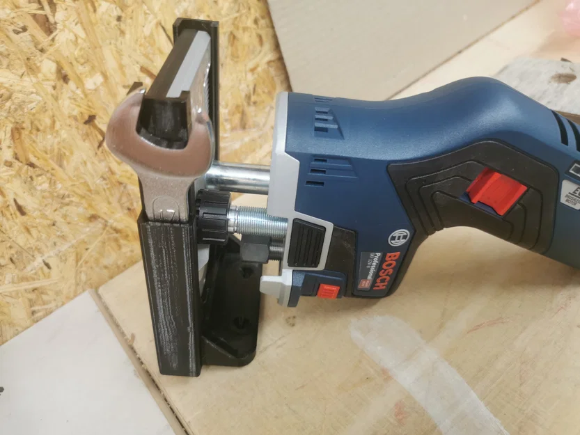 Giá treo tường cho máy phay cạnh Bosch GKF 12V tích hợp gài cờ-lê - Image 3