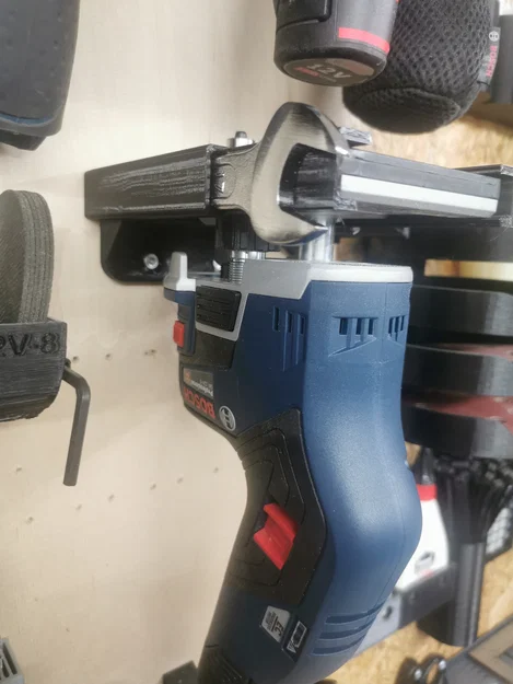 Giá treo tường cho máy phay cạnh Bosch GKF 12V tích hợp gài cờ-lê - Image 5