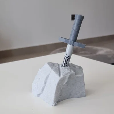 Đế cắm bút hình tảng đá huyền thoại cho Sharpie Sword