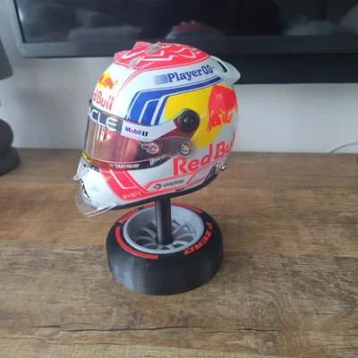 Giá đỡ mũ bảo hiểm mini Formula 1