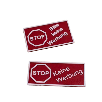 Bảng “Keine Werbung” cho hộp thư (Briefkasten)