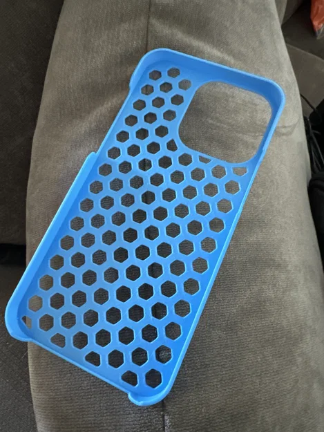 Ốp lưng 3D iPhone 15 Pro Max họa tiết tổ ong siêu mỏng - Image 1