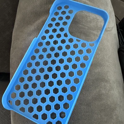 Ốp lưng 3D iPhone 15 Pro Max họa tiết tổ ong siêu mỏng