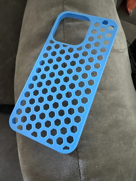 Ốp lưng 3D iPhone 15 Pro Max họa tiết tổ ong siêu mỏng - Image 2