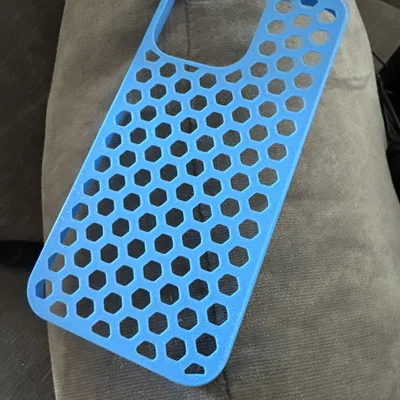 Ốp lưng 3D iPhone 15 Pro Max họa tiết tổ ong siêu mỏng