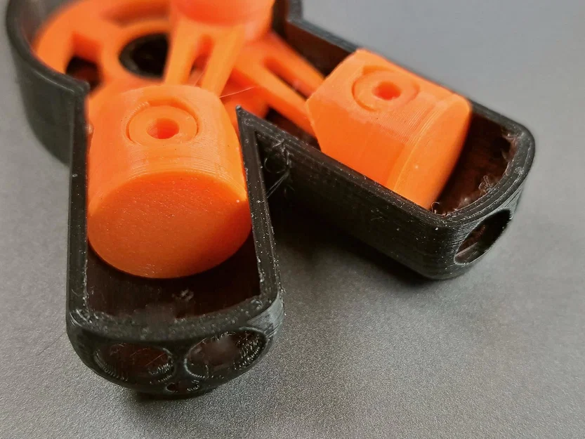 V-Engine KeyRing V2.0 – Móc khóa động cơ chữ V có piston chuyển động - Image 2