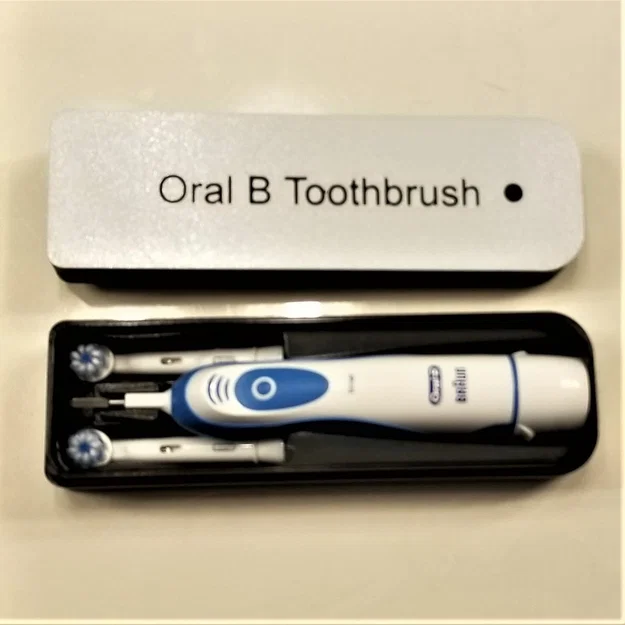 Hộp đựng bàn chải Oral B khi đi du lịch (Oral B Toothbrush Travel Case) - Image 5