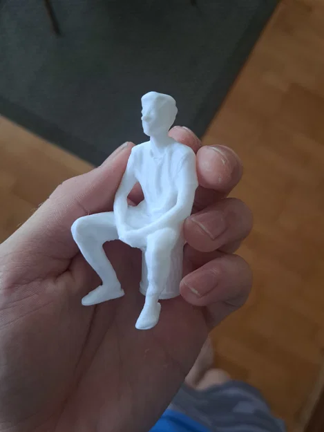 Mô hình tượng người đàn ông đang ngồi (Sitting man) để bàn - Image 1