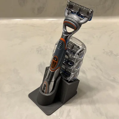 Giá đỡ dao cạo Gillette Fusion5 kèm hộp lưỡi thay thế