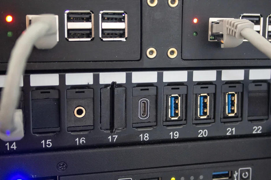 Keystone Patch Panel USB-C - Image 1