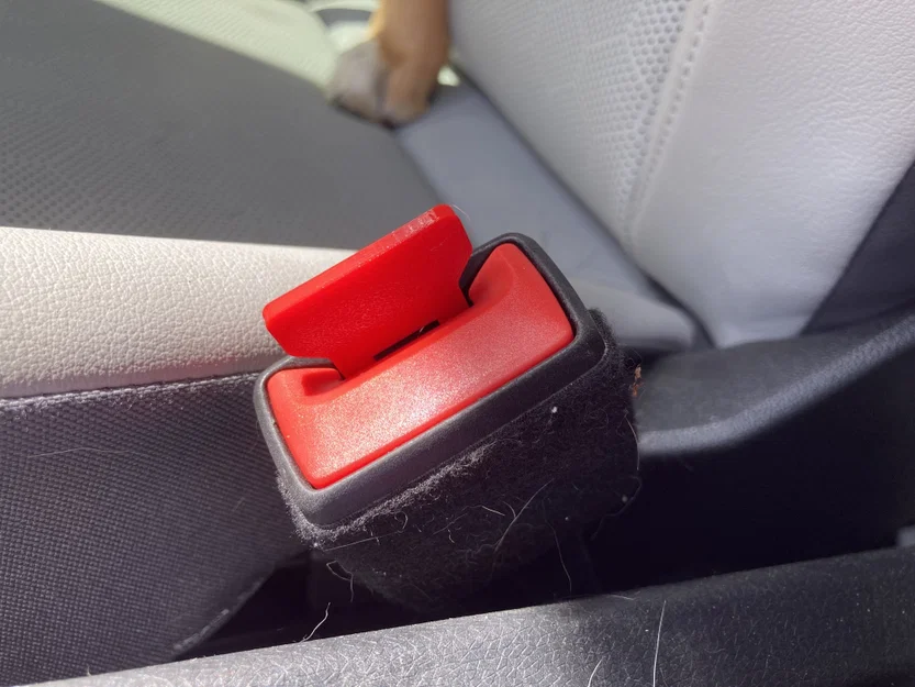 Chốt giả lập dây an toàn cho xe VW ID.4 - Image 2