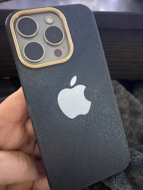 Ốp lưng siêu mỏng iPhone 15 Pro hỗ trợ MagSafe và bảo vệ camera - Image 1