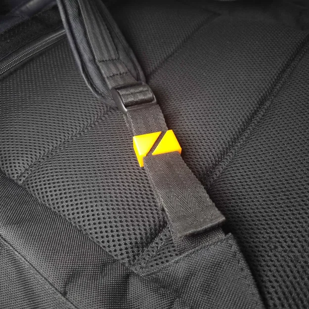 Giá giữ dây đeo balo (Backpack Strap Holder) - Image 2