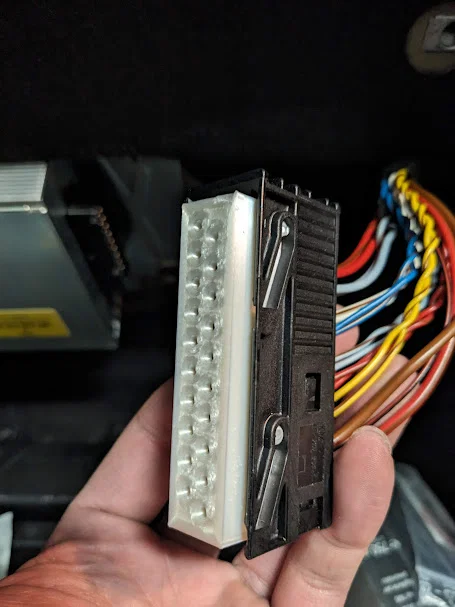Adapter Pat Dây Amplifier Porsche 987 (Porsche 987 Amplifier Wiring Bracket Adapter) - Image 3