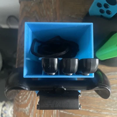 Kệ đỡ tay cầm Nintendo Switch và dây đeo Joy-Con