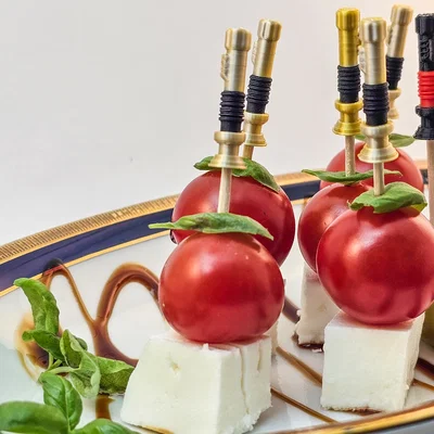 Mô hình 3D tay cầm Lightsaber gắn tăm xiên đồ ăn cực chất