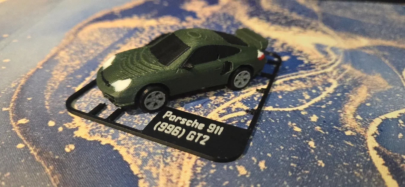 Mô hình lắp ráp Porsche 911 (996) GT2 dạng Kit Card độc đáo - Image 2