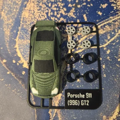 Mô hình lắp ráp Porsche 911 (996) GT2 dạng Kit Card độc đáo